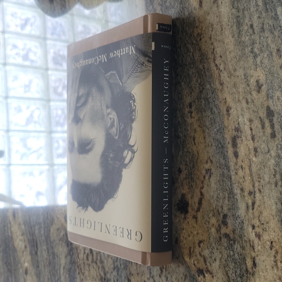 🎉HP🎉Matthew McConaughey book📚 - Picture 3 of 14